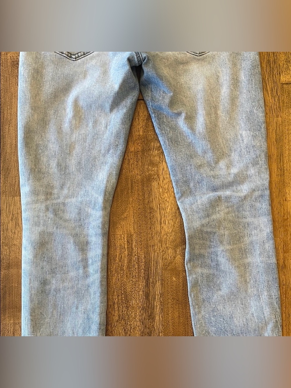 Men's AEO Light Wash Relaxed Jeans - Picture 13 of 14